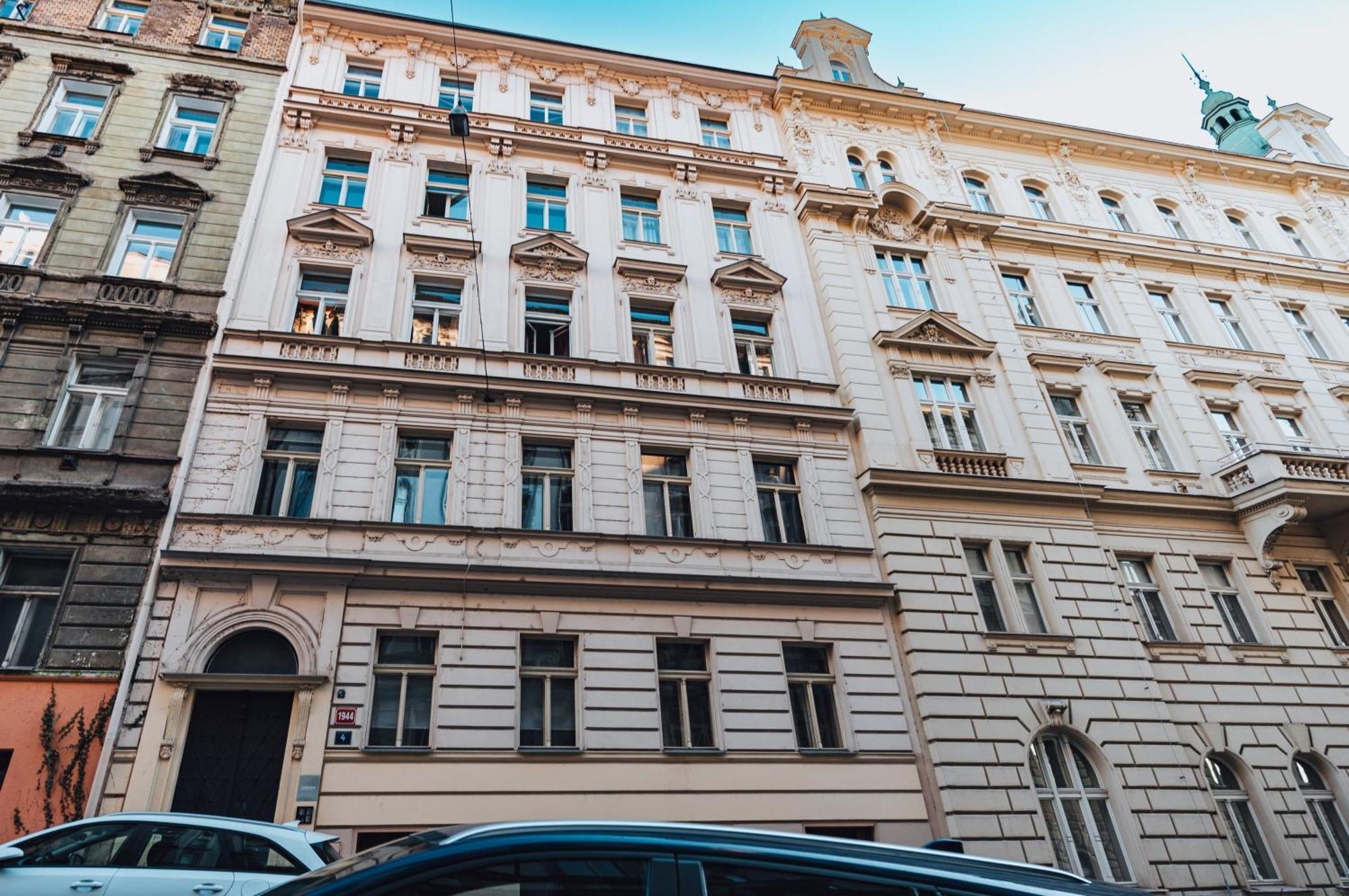 Two-Level Apart With A Terrace Near The Vltava River Prag Exterior foto