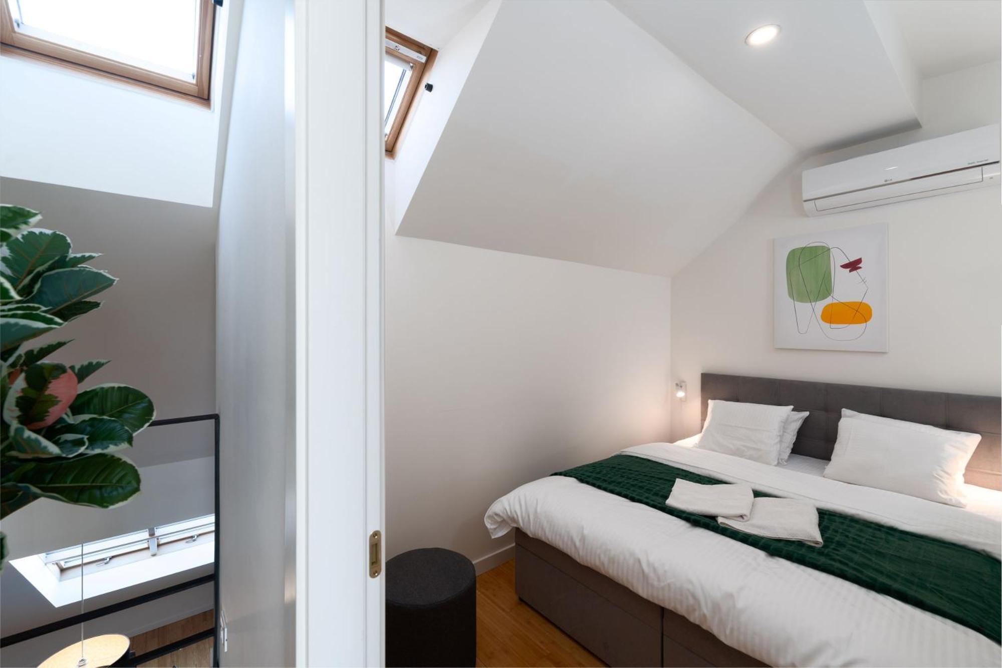 Two-Level Apart With A Terrace Near The Vltava River Prag Exterior foto